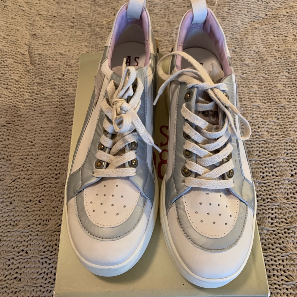AS.98 Tennis Shoe
